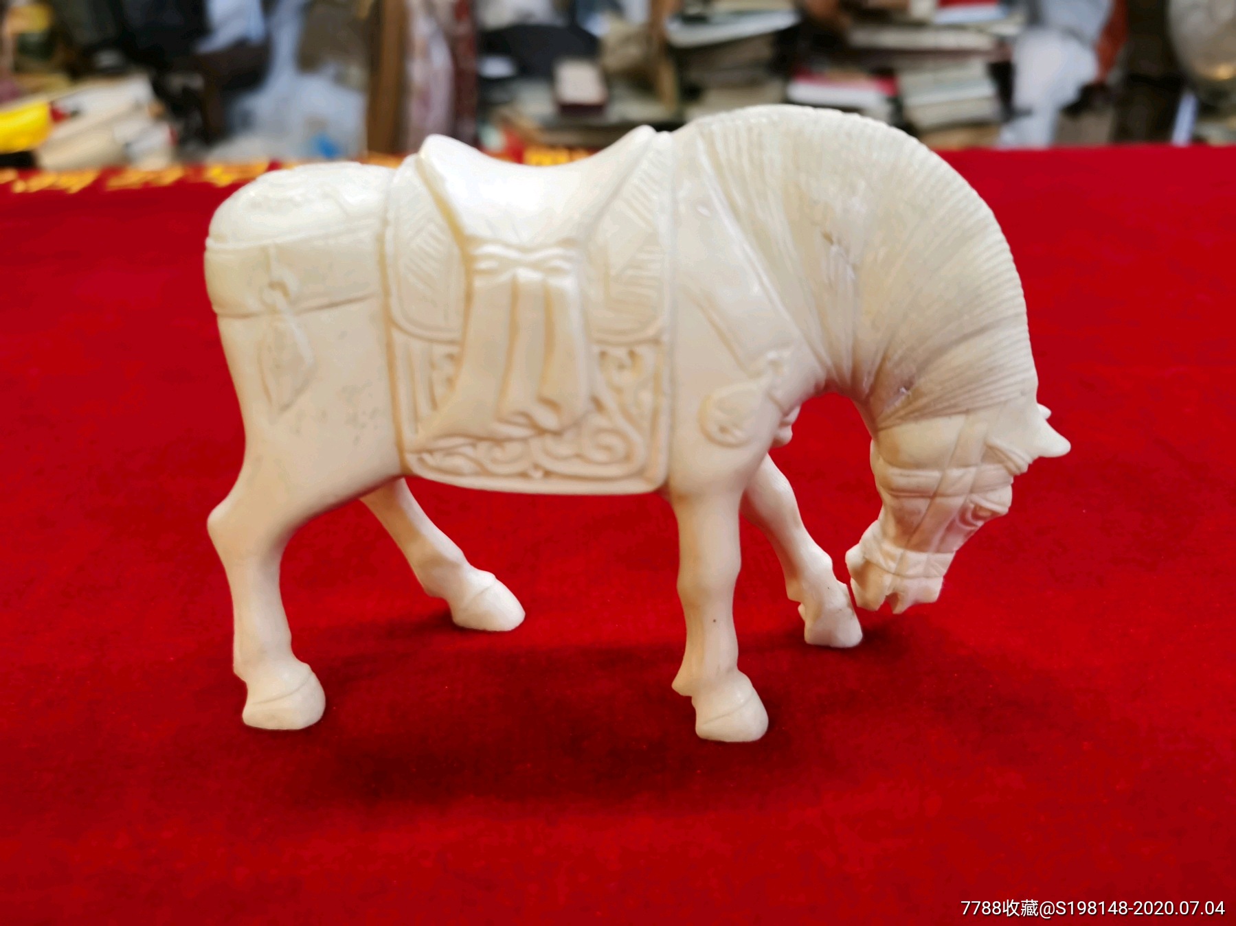 老手工雕刻骨头马高,8㎝宽,11.5㎝厚,3.5㎝