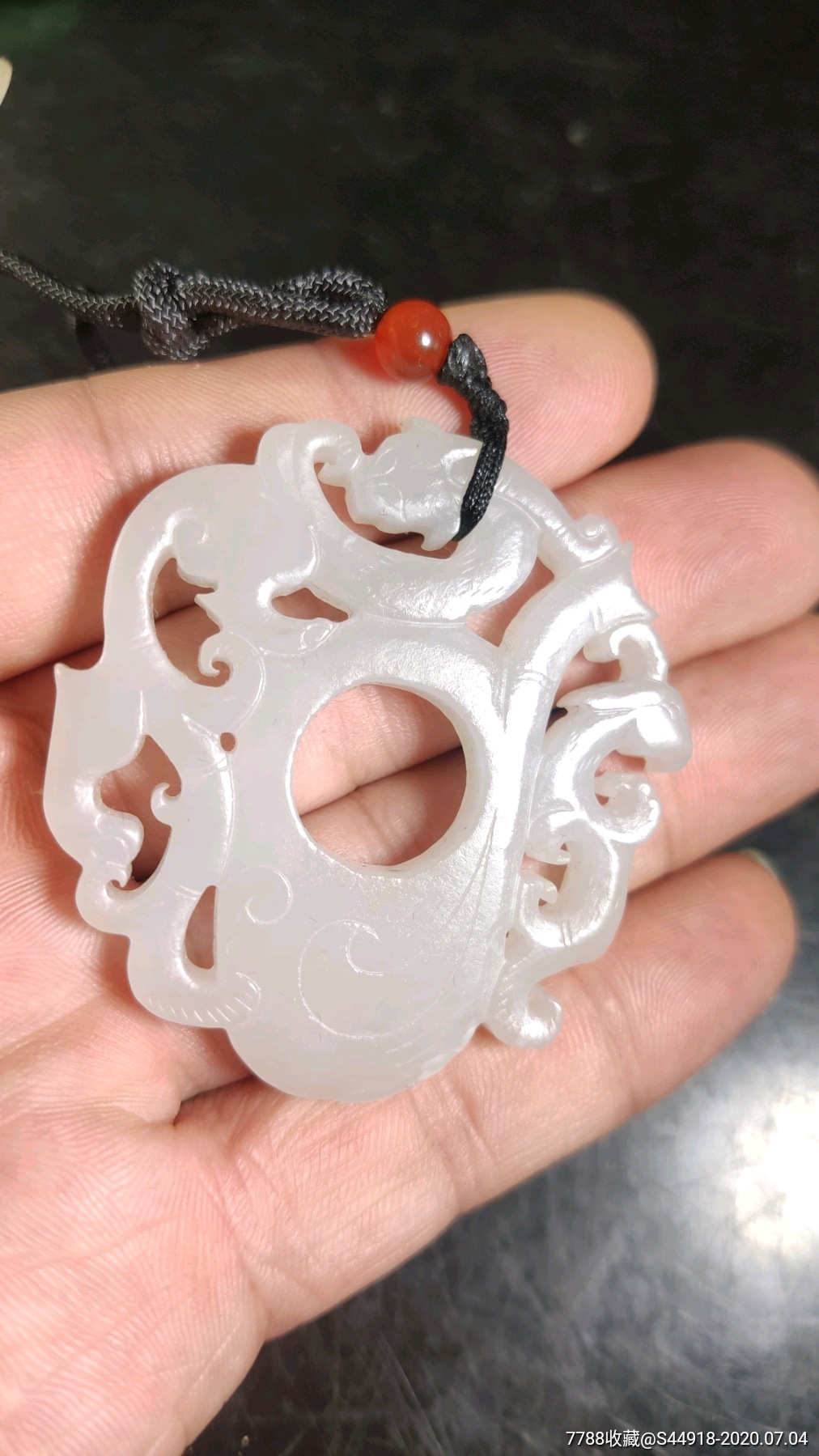 明清时期和田玉螭龙鸡心佩(一口价)