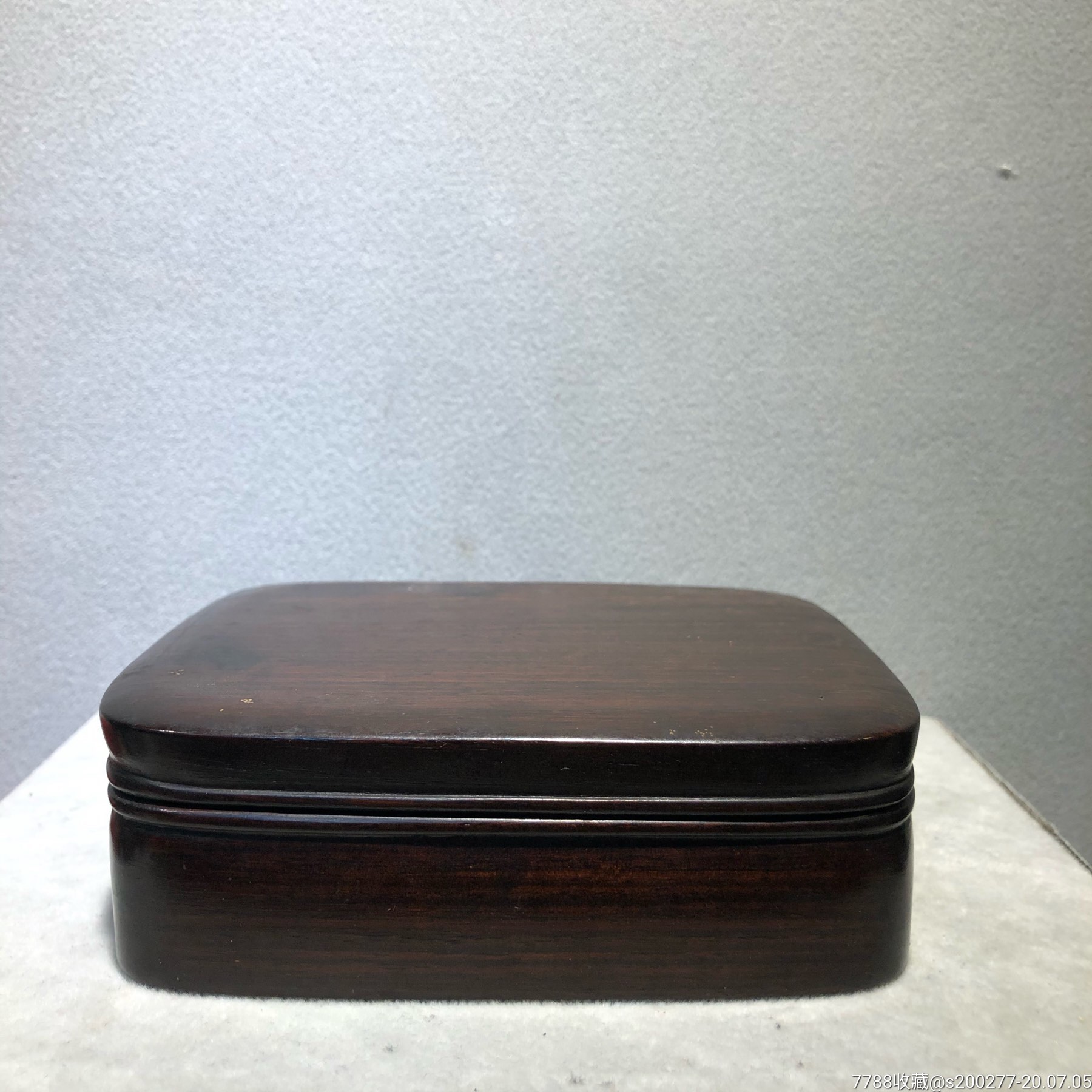 晚清民国老红木(酸枝)一木整挖文房盖盒,极美玻璃皮壳,盖子上宽下窄似