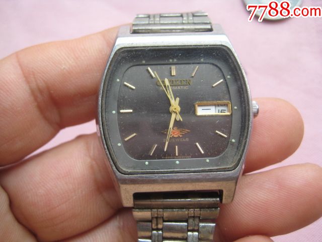 漂亮的保存完好的上外世纪80年代的西铁城手表一枚