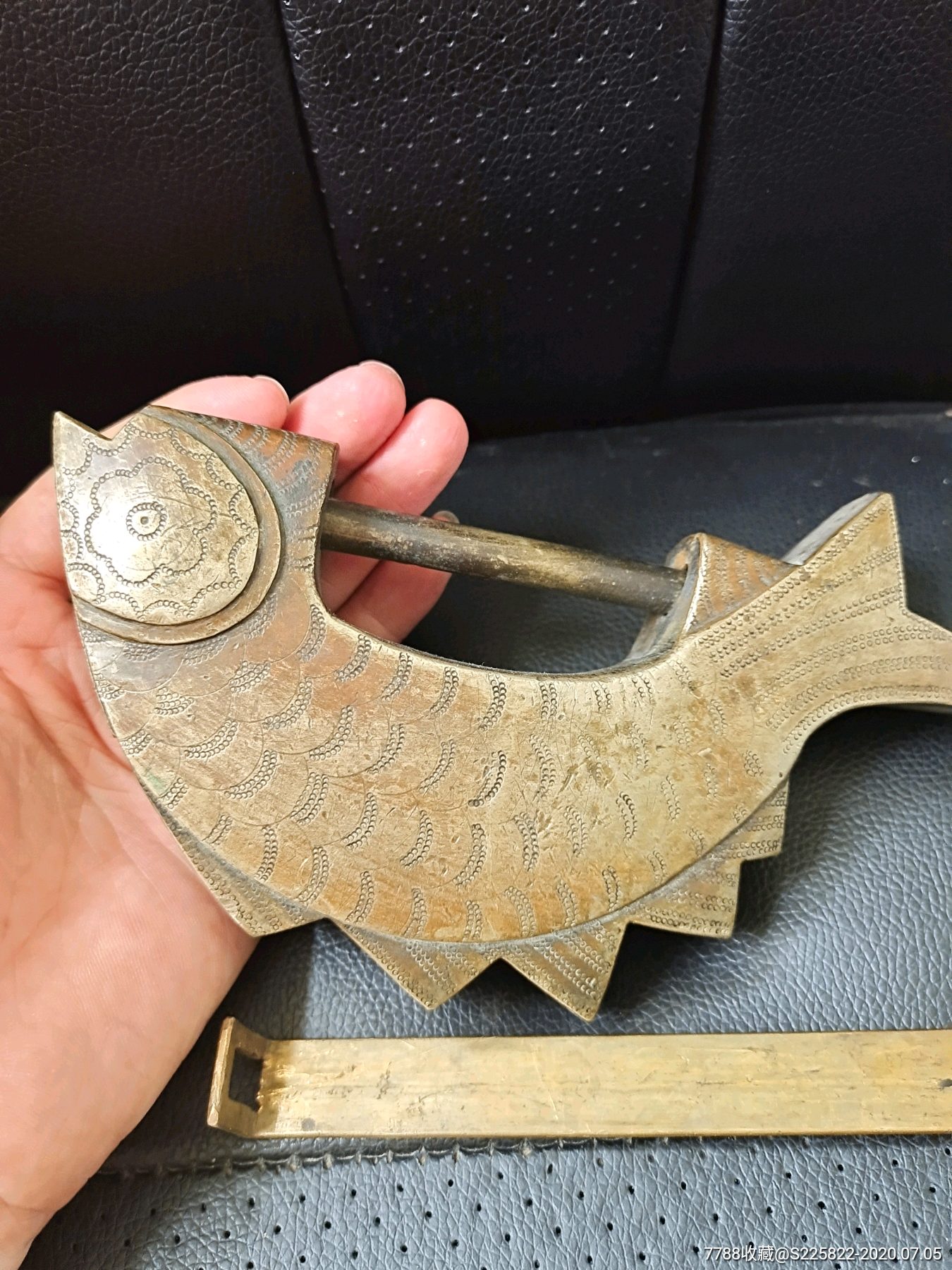 包老,清代白铜鱼形锁