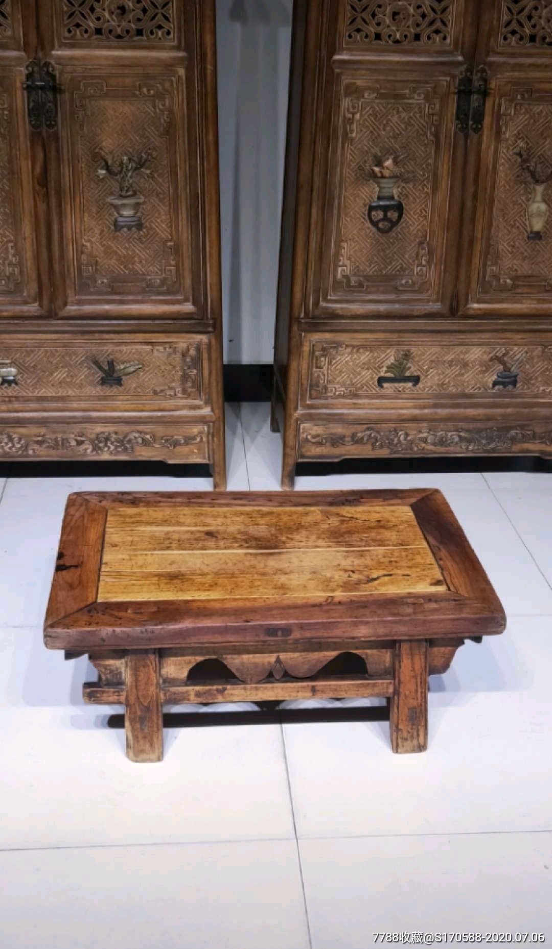 下乡收到黄柏木炕桌一个