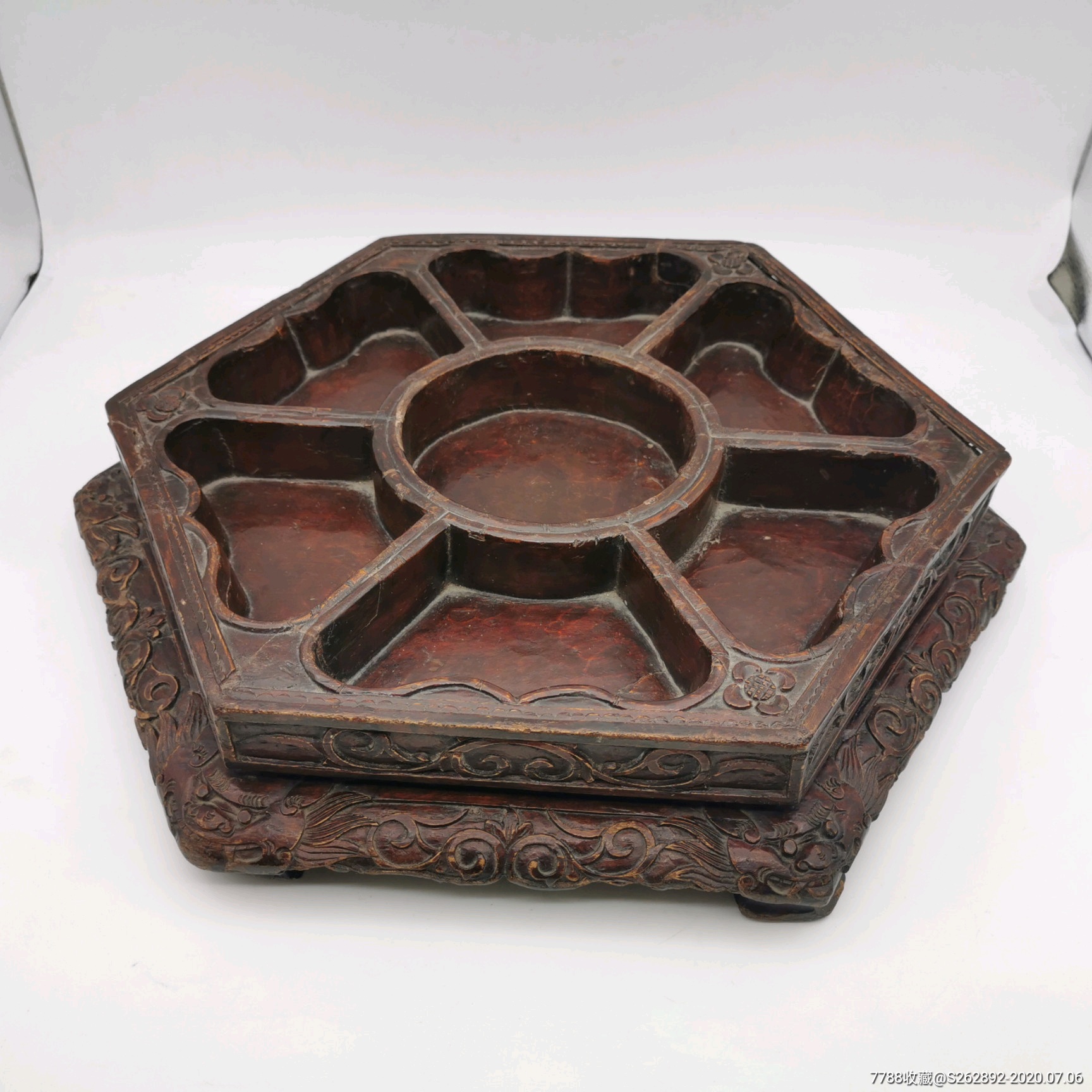 清代满工六角束腰木雕果盘