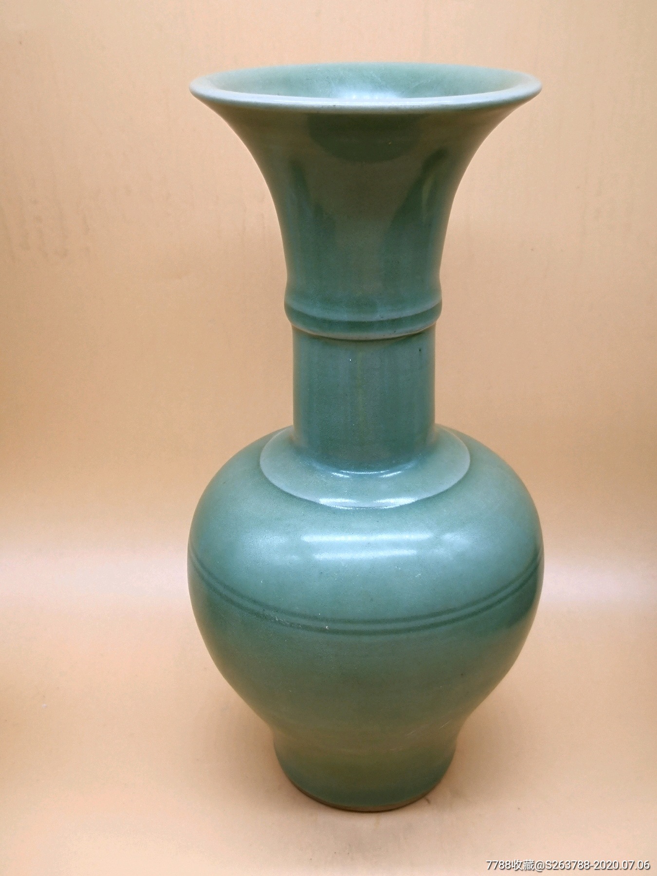 梅子青釉凤尾尊