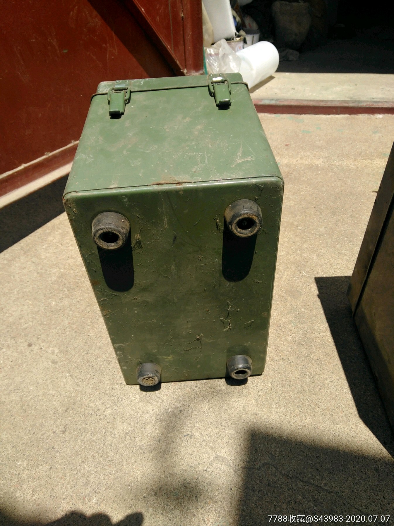旧铁箱