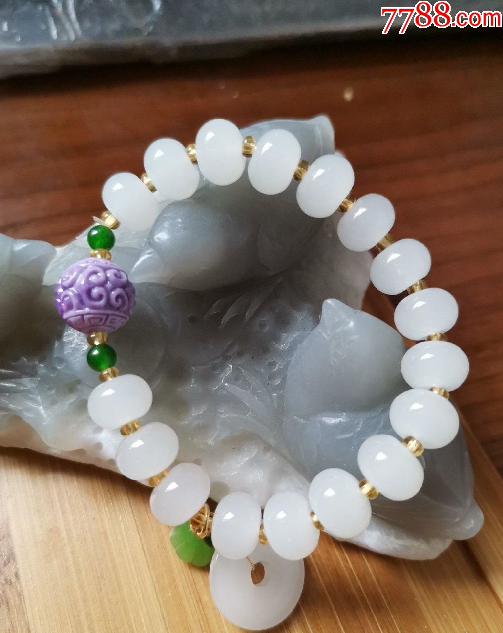 正宗新疆金丝玉一级白手串