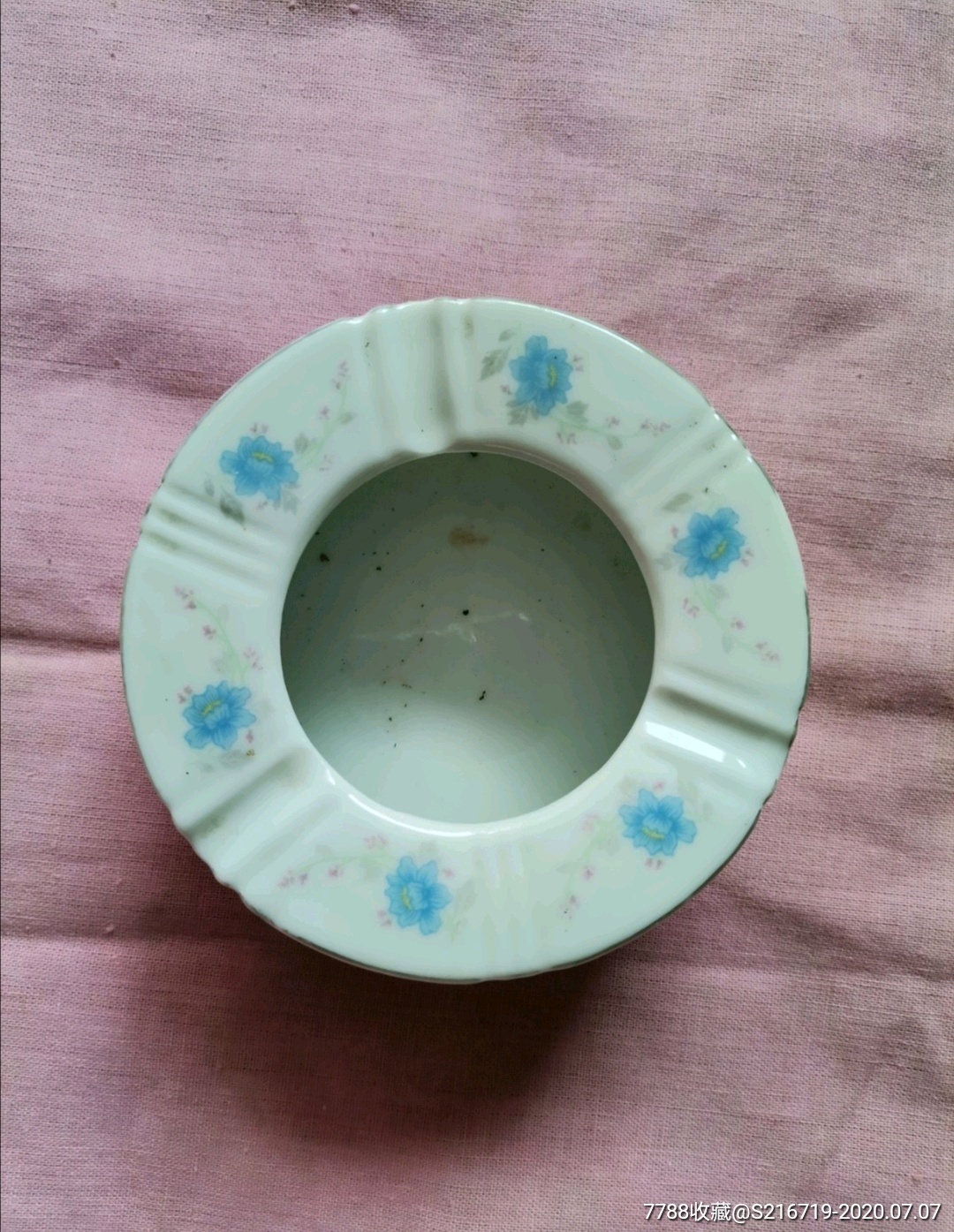 景德镇出品陶瓷烟灰缸