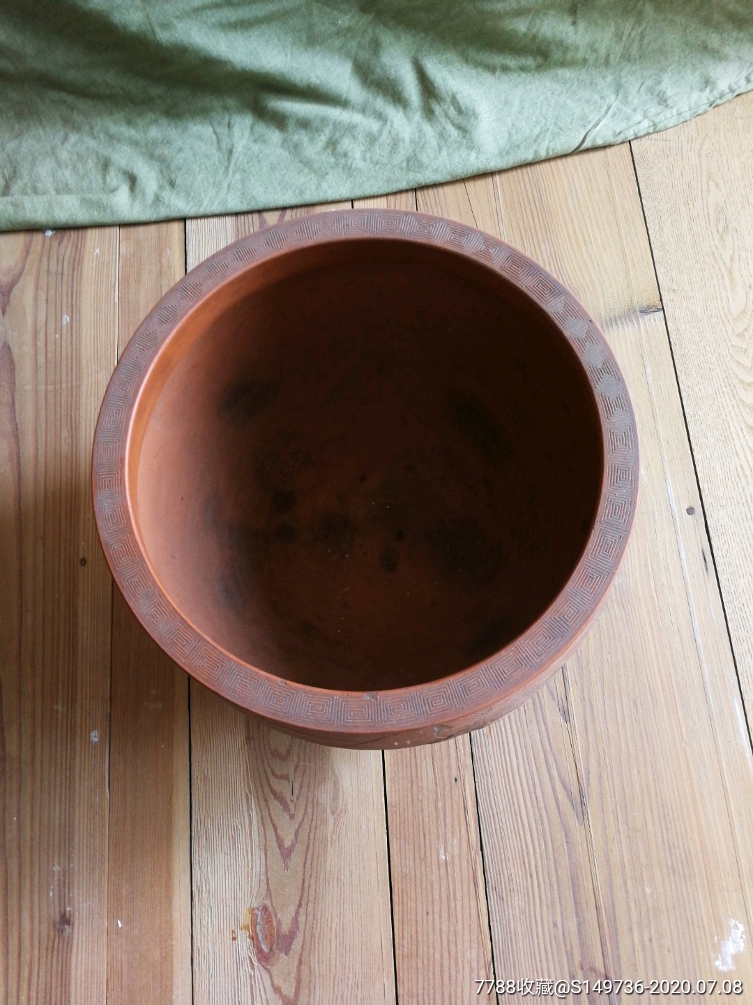 老紫砂缸,直径25厘米,高20厘米