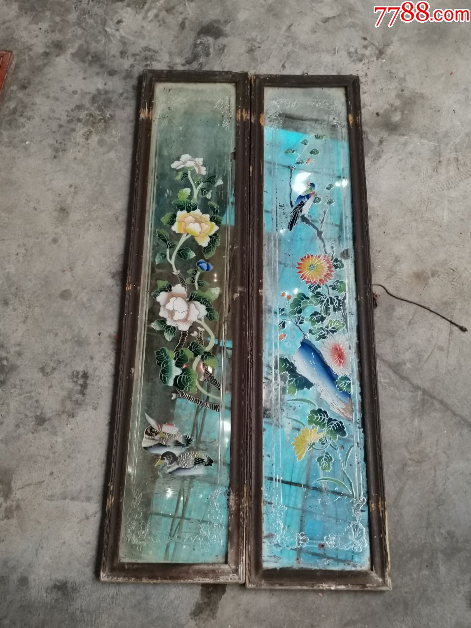 民国时期玻璃镜画一对106024品相如图