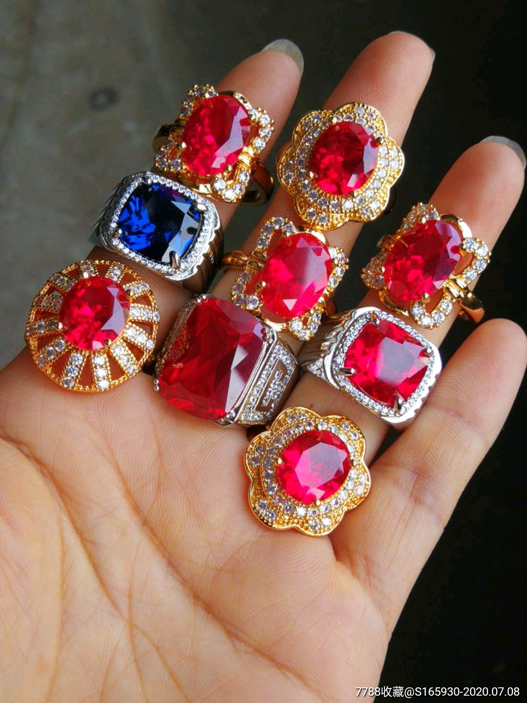 纯银鎏金镶红宝石蓝宝石戒指.宝质石?地细腻,色彩艳?