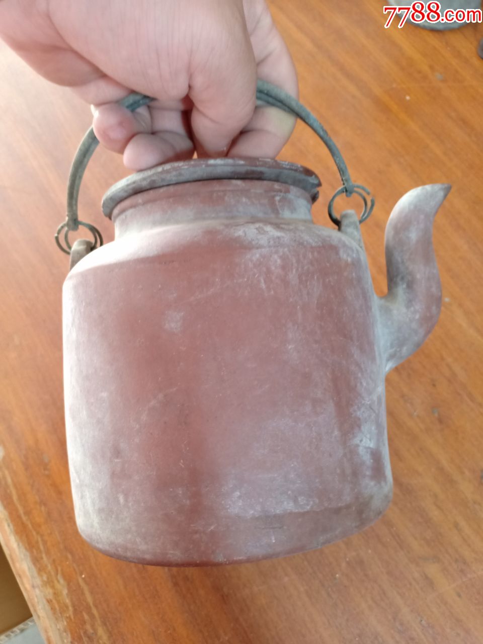 (库)民国直筒提梁壶泥壶一把,带底款,有残,一排老锯钉,尺寸14*17*13c