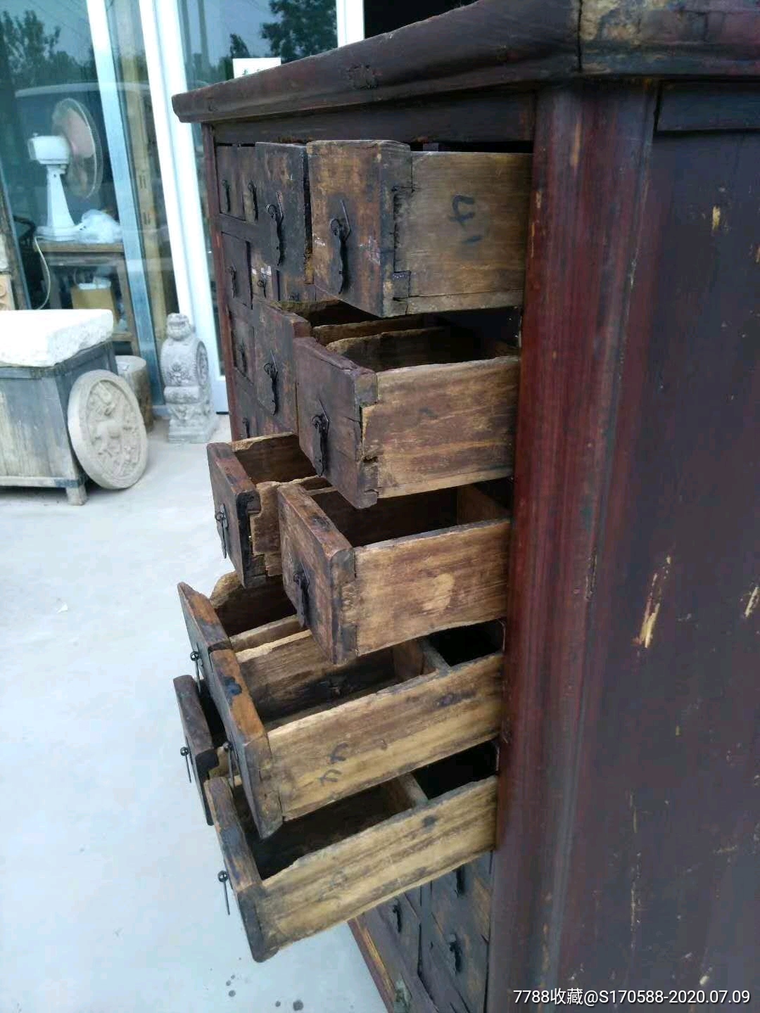 清代榉木50个抽屉的老中草药柜,品相极佳!