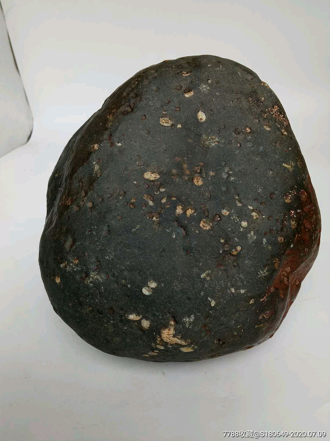 月球红陨石,强磁