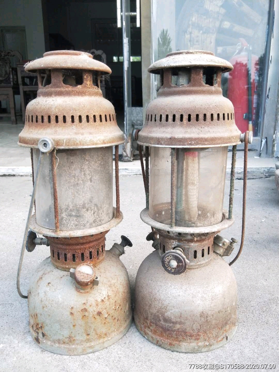 老汽灯一对完整品相如图喜欢的联系