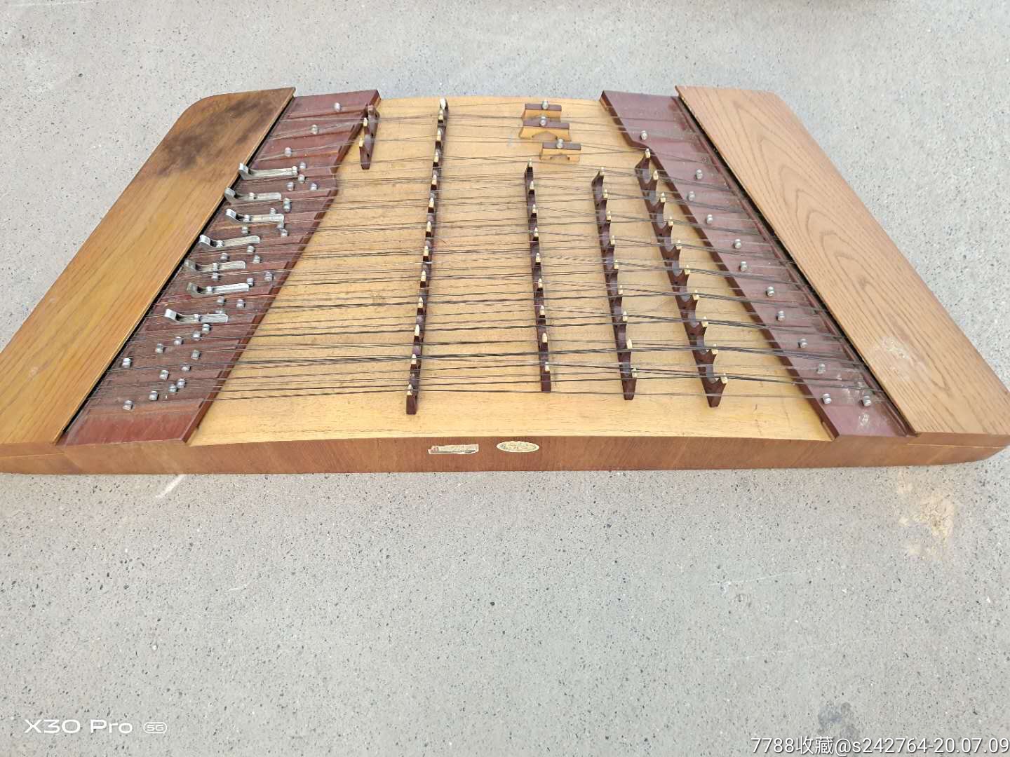 孔雀牌老扬琴.品相一流,保存完整,正常使用.1680元不包邮