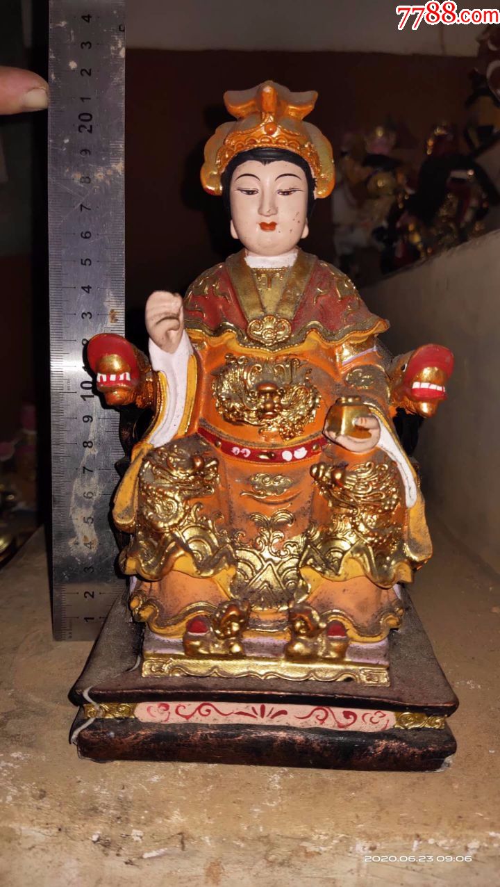 开光过的旧货,树脂菩萨神像佛像,这个应该是王母娘娘神仙,完整