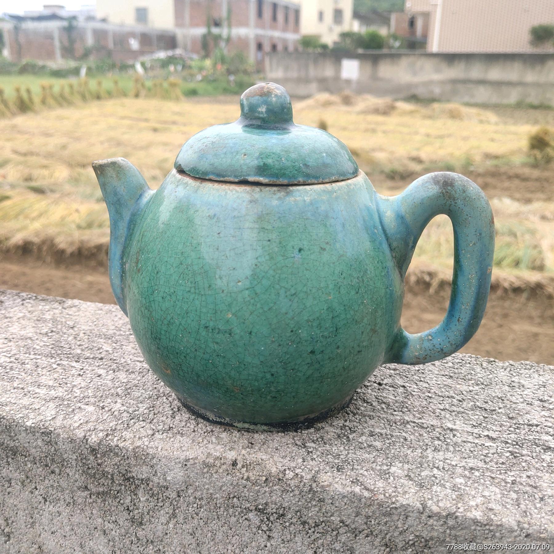清代石湾茶壶,盖子有两个磕碰.