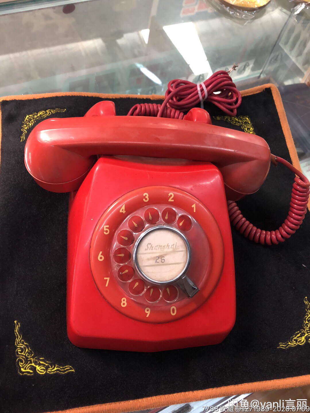 拨号电话机红色