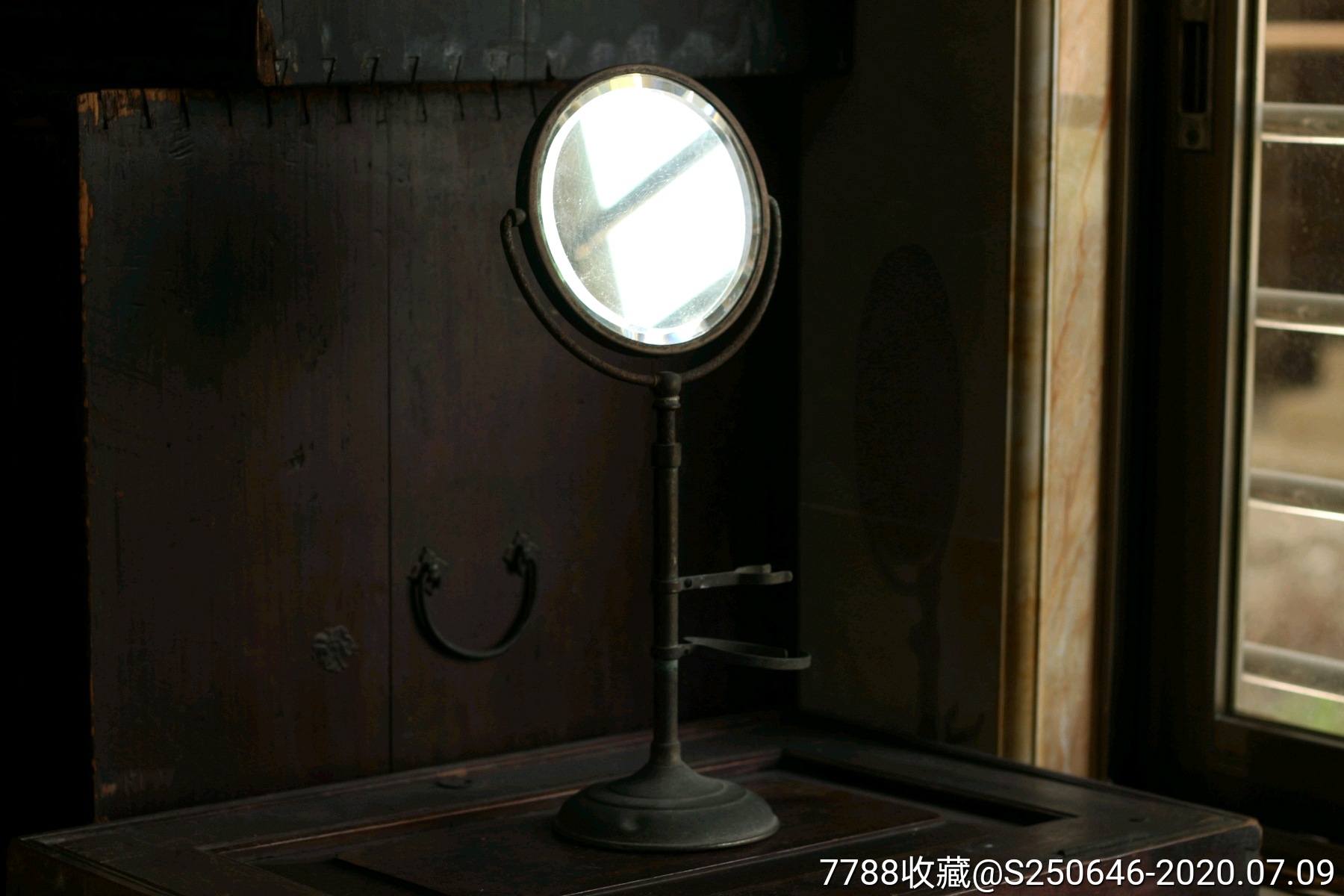 民国立式梳妆镜