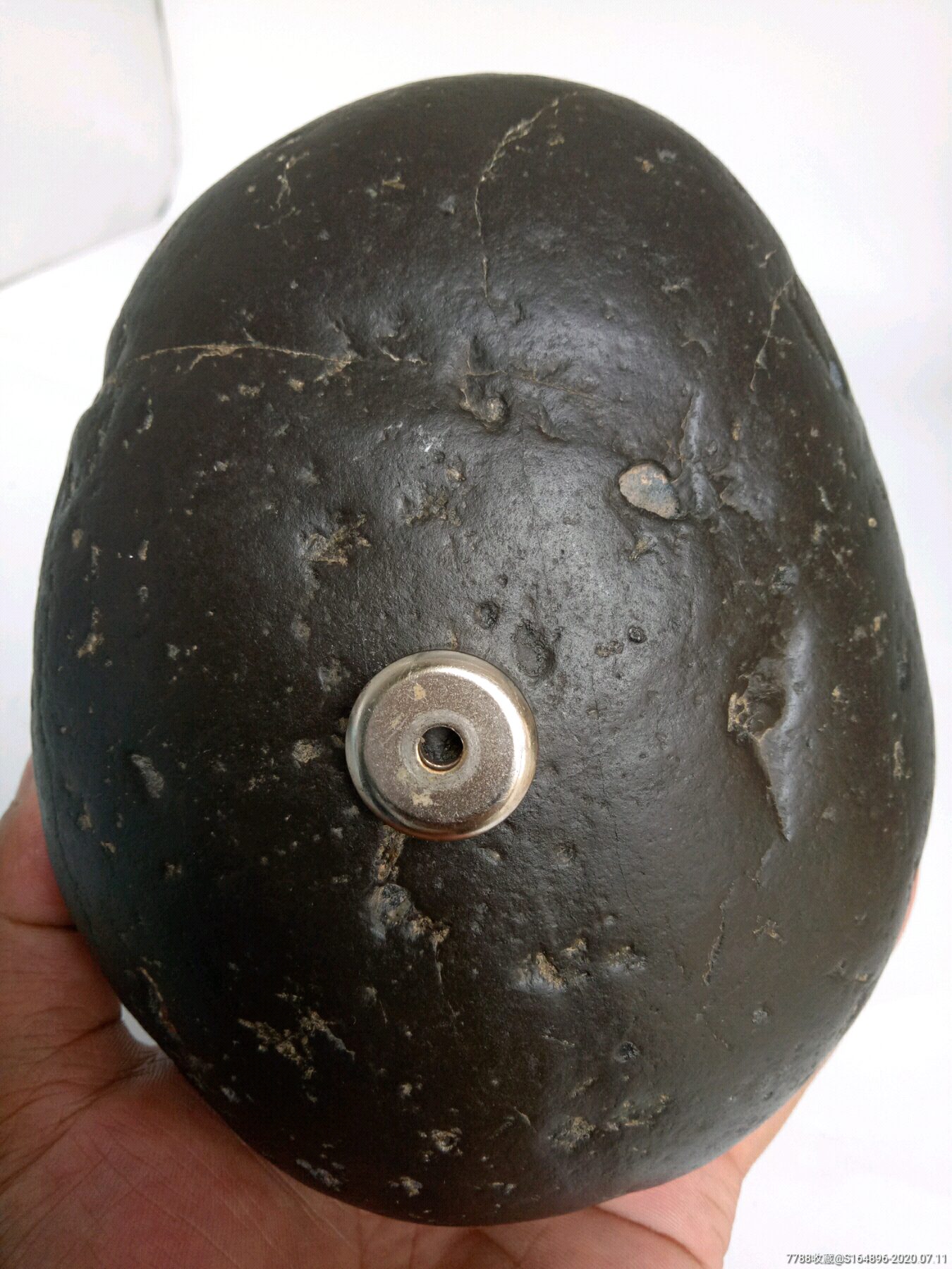 阿勒泰黑珍珠碳质陨石图片