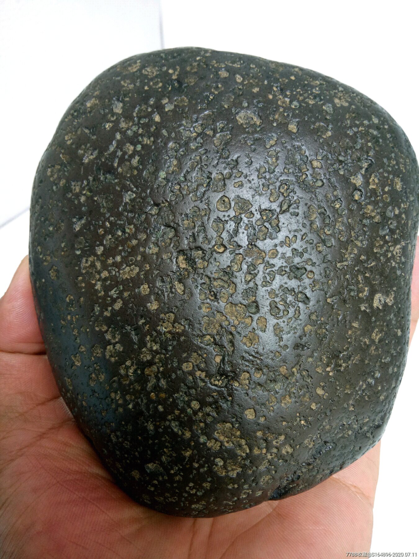 橄榄陨石的特征图片