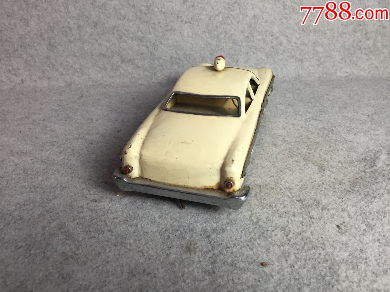 铁质玩具汽车模型