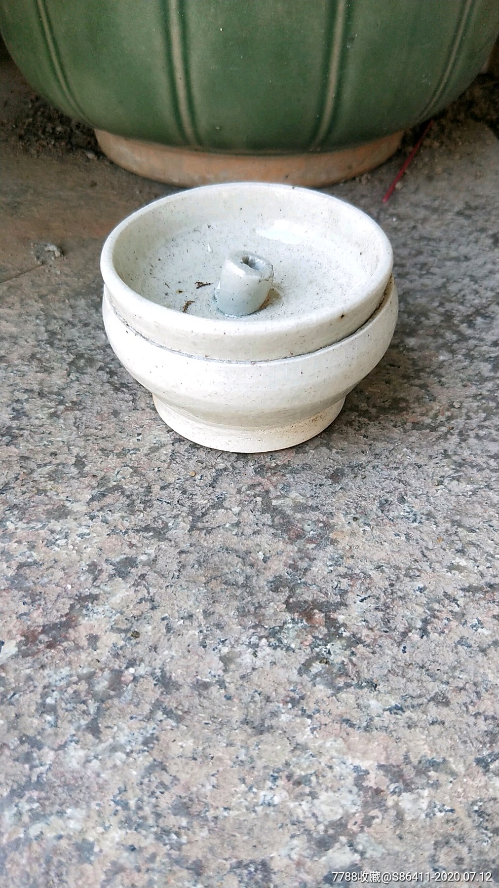 清晚期青白釉油灯