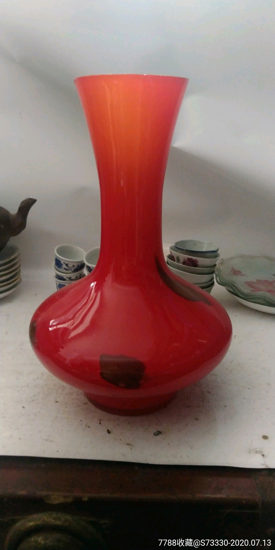 民俗老物件怀旧陈列90年代大号扁肚红玻璃花瓶一只