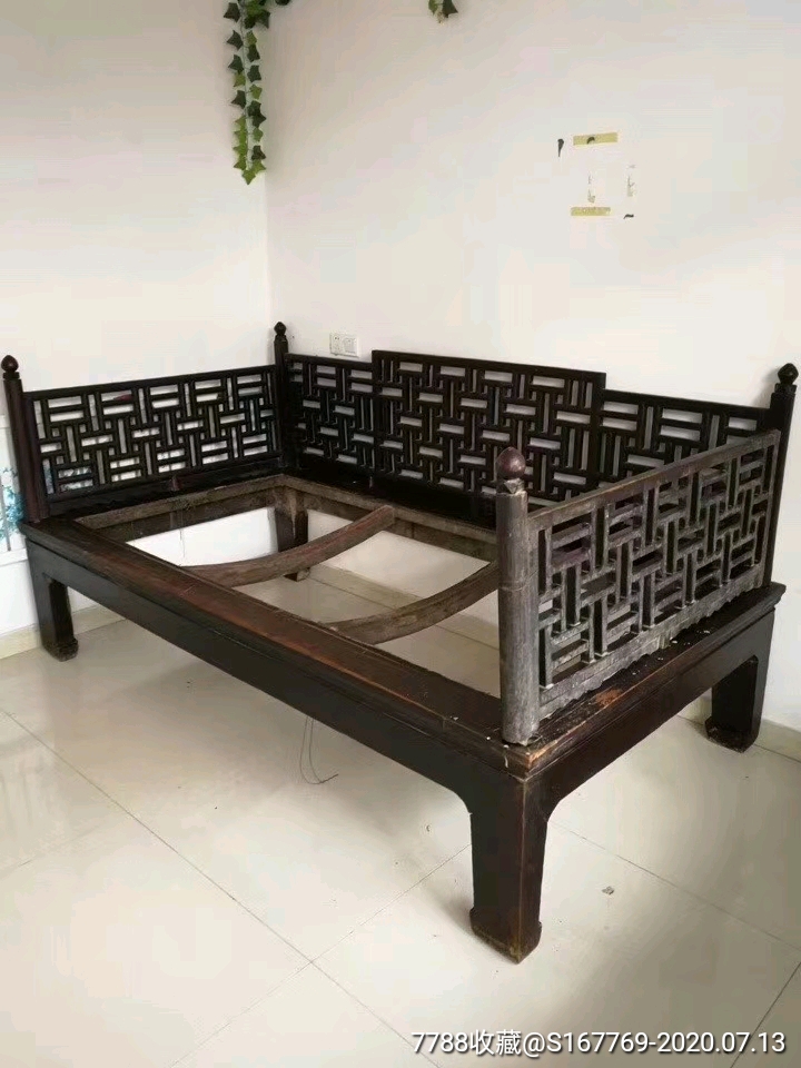明代罗汉床带床围板