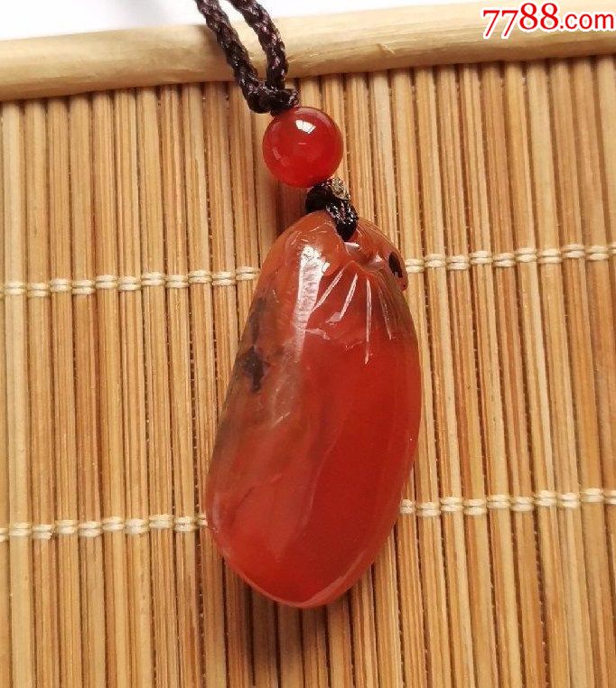 清中期宝山南红福瓜吊坠83克