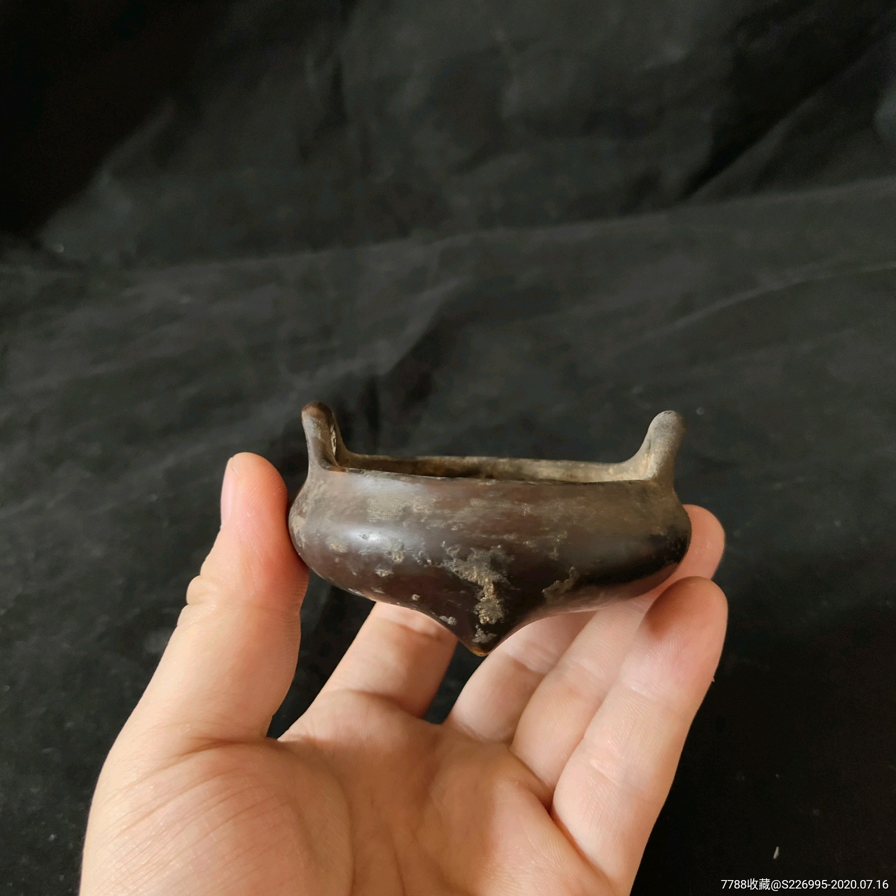 纯铜无底款小圆冲耳铜香炉重235克