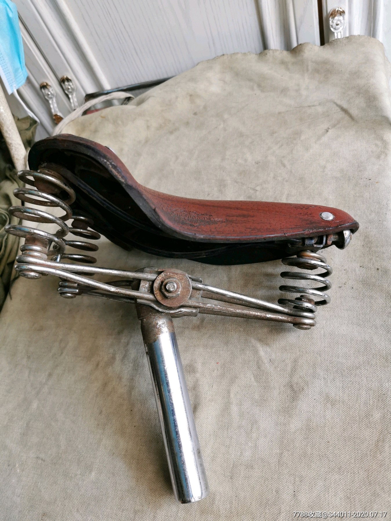 二八自行车三簧车座,中国上海皮车座子