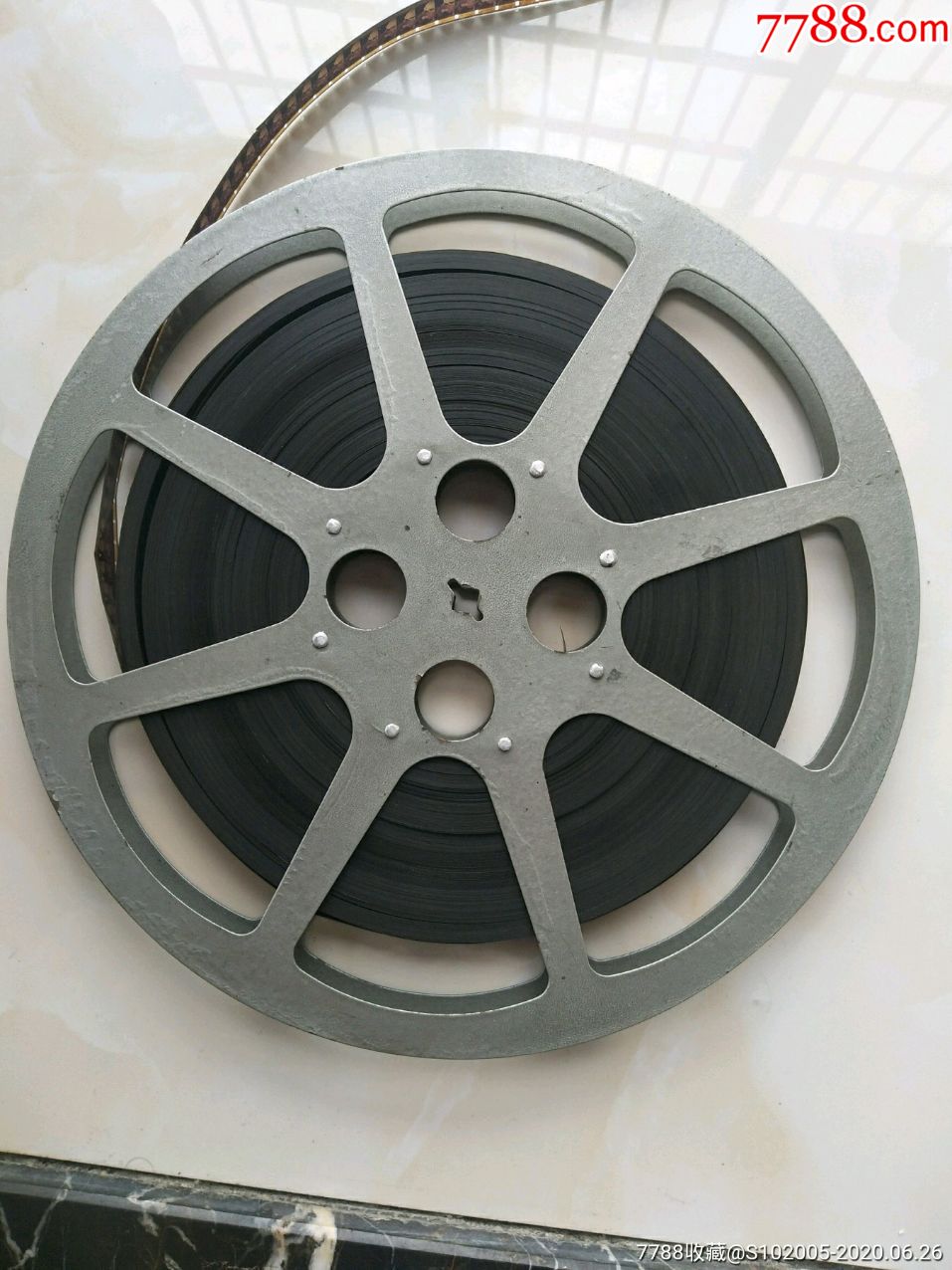 1盘16毫米电影胶片