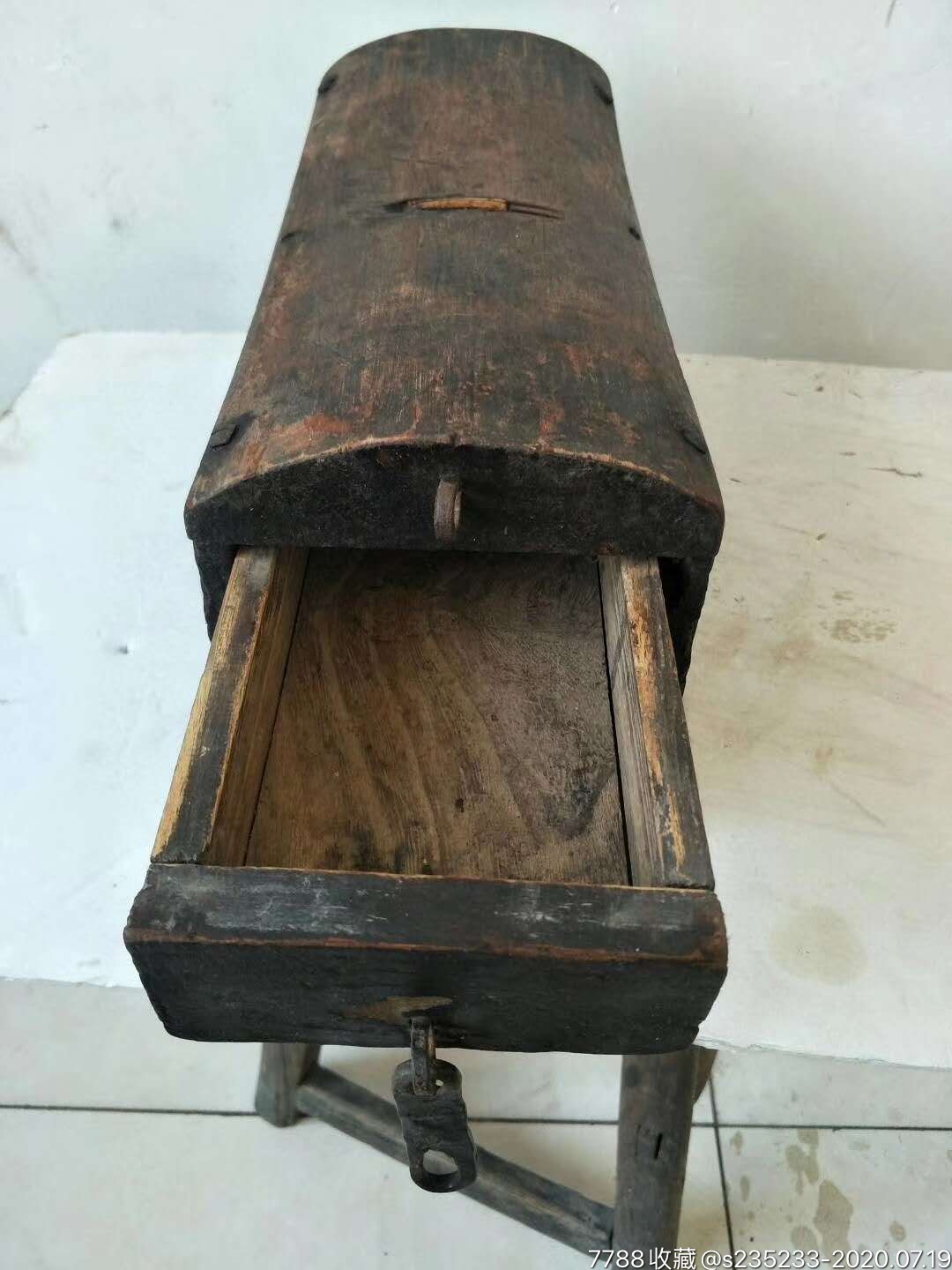 精品老榆木钱匣