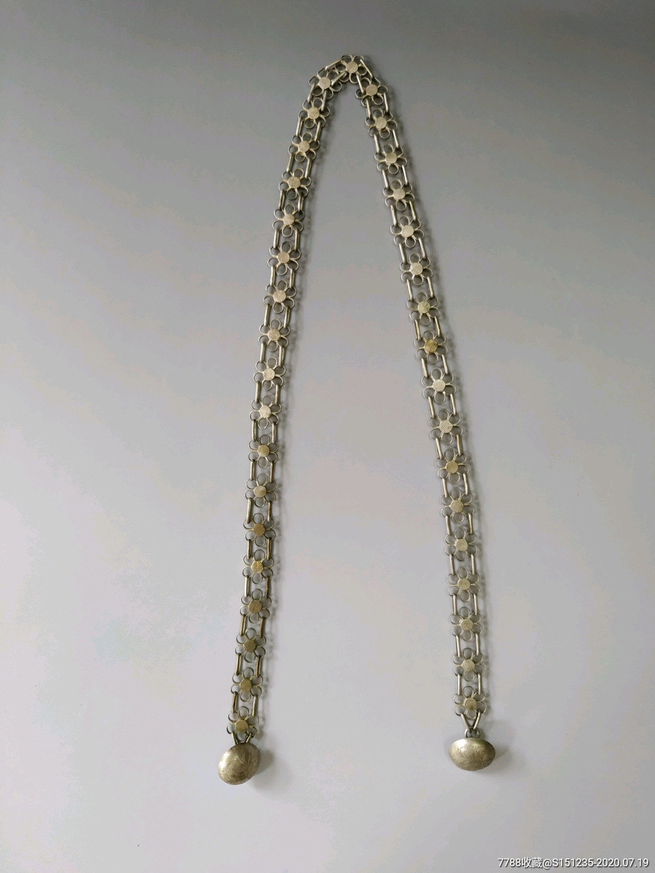 清代老银梅花链压襟品相一流带点鎏金有款识喜欢的不要错过细节如图