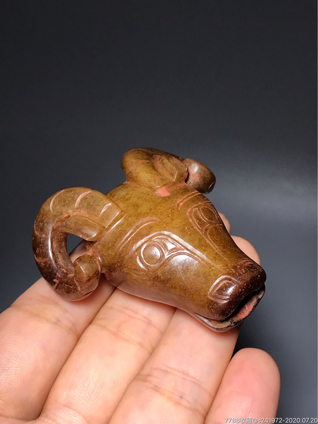 商和田白玉牛首