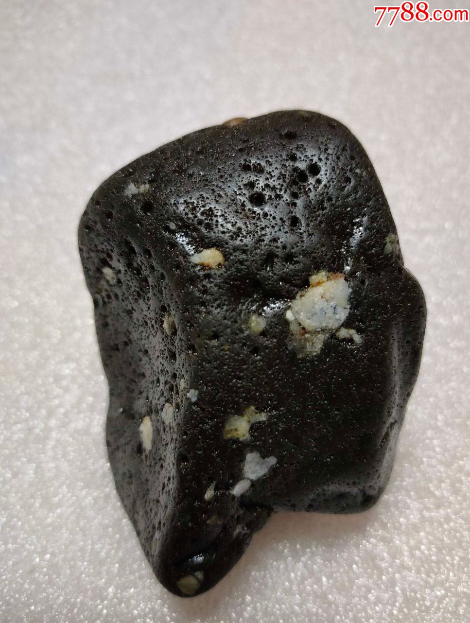 4074新疆冲击玻璃陨228克-陨石-7788收藏