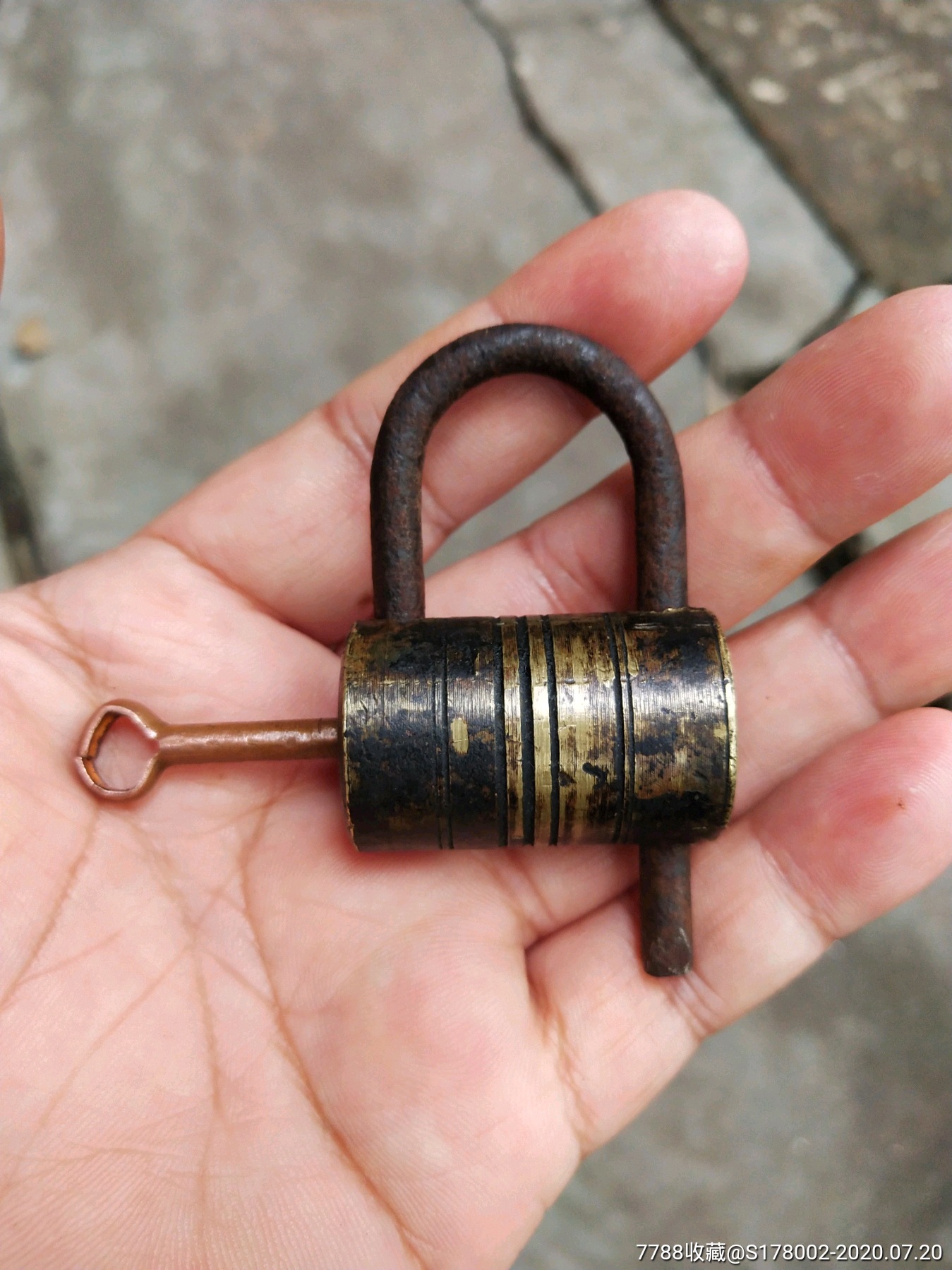 小铜锁!