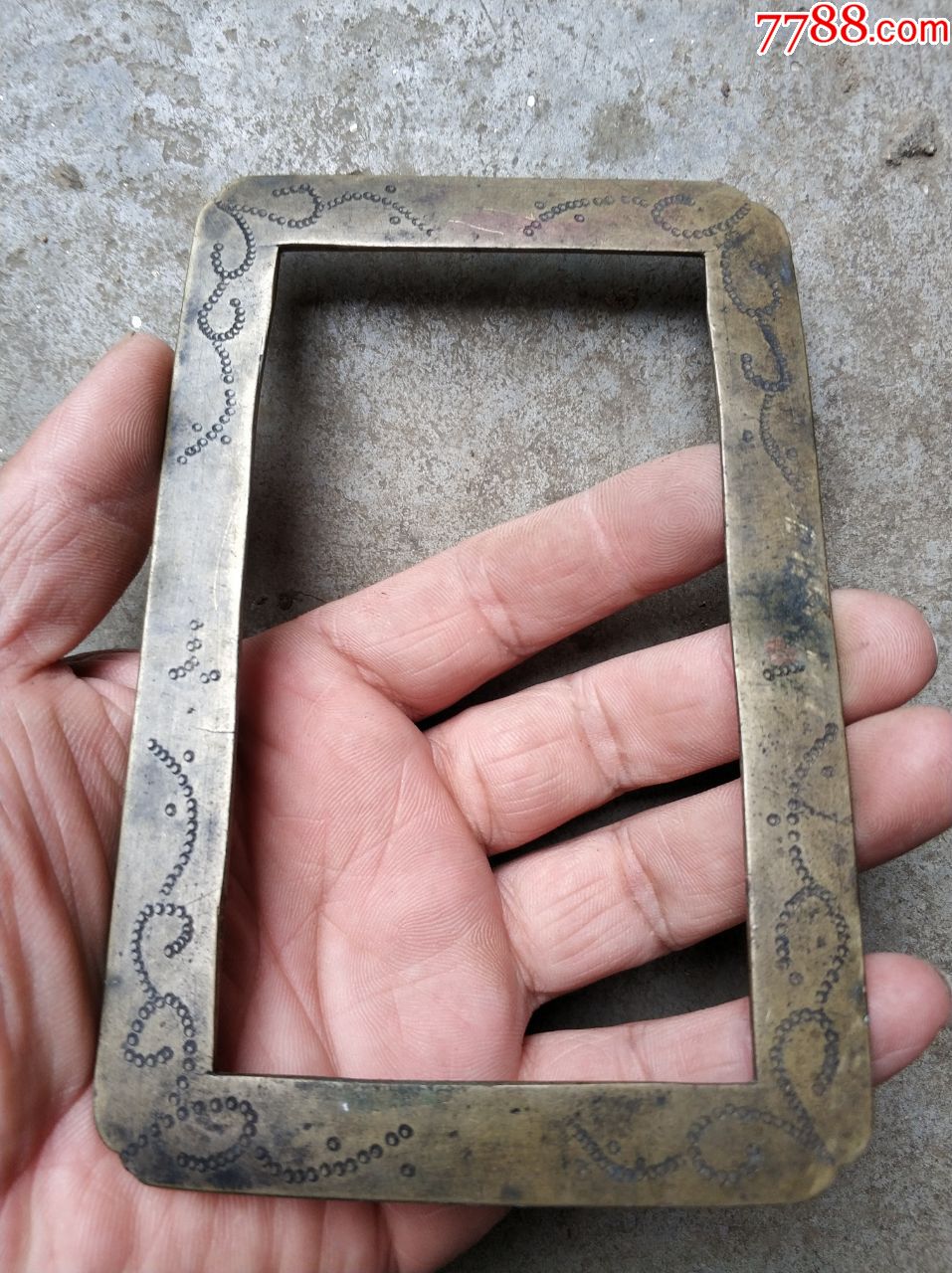 全品刻花铜镇纸品相如图所示