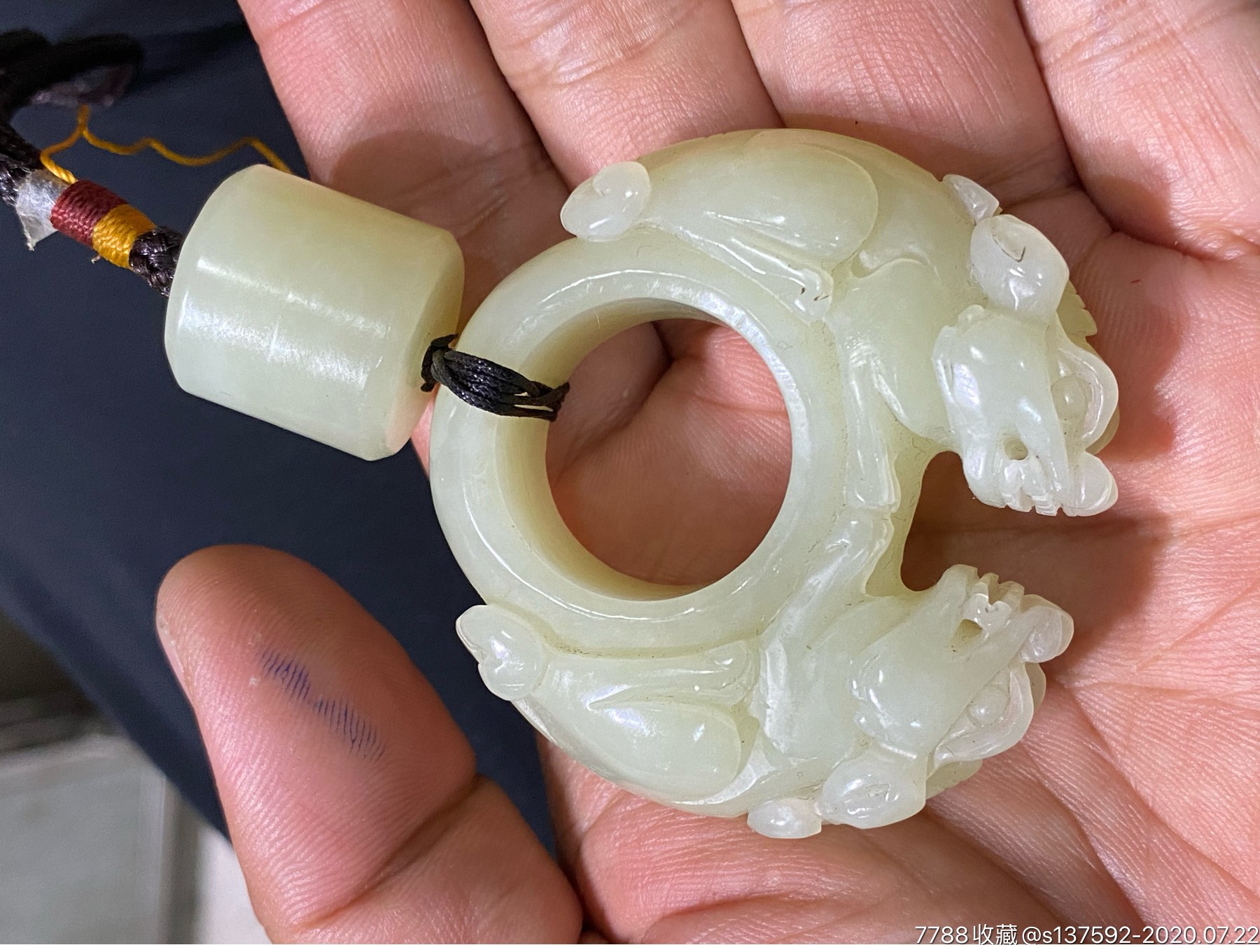 古兽图案和田玉扳指,貔恘图案佩戴挂件