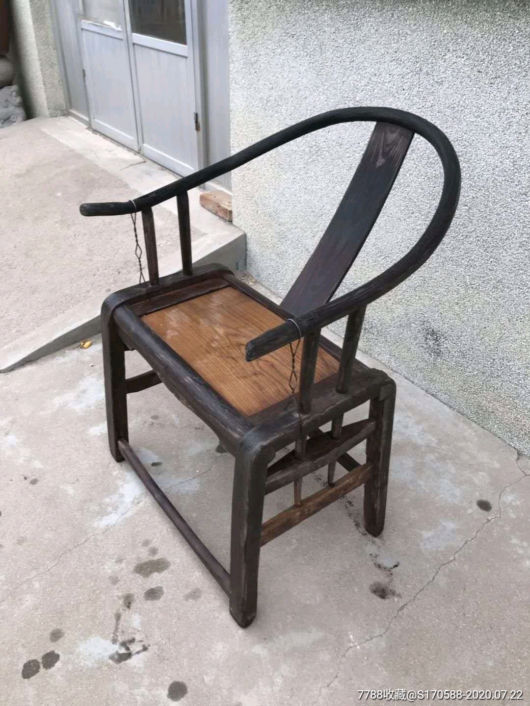 下乡所得桑木乞丐椅单只刚刚清洗干净结实牢固