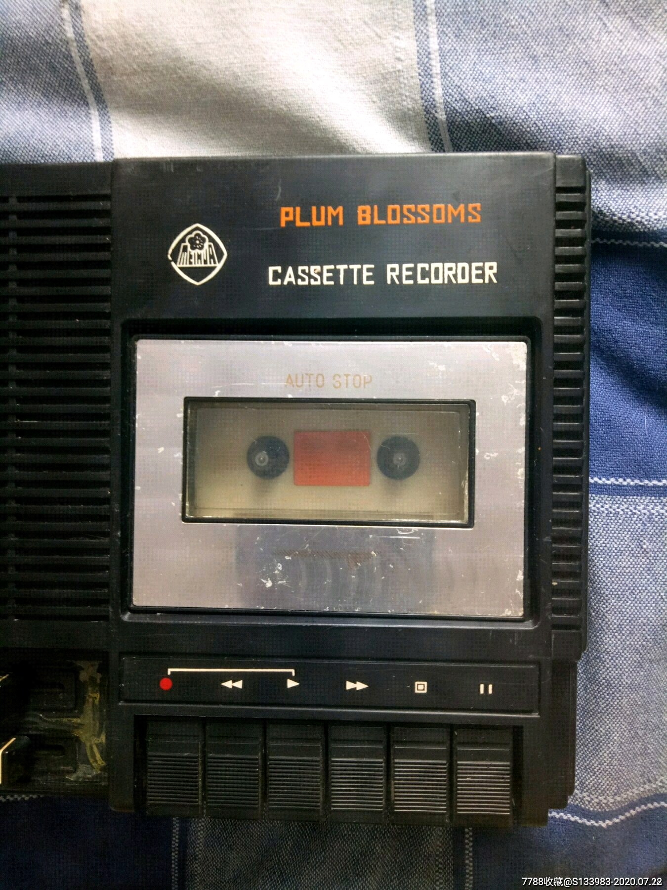 梅花牌盒式录音机