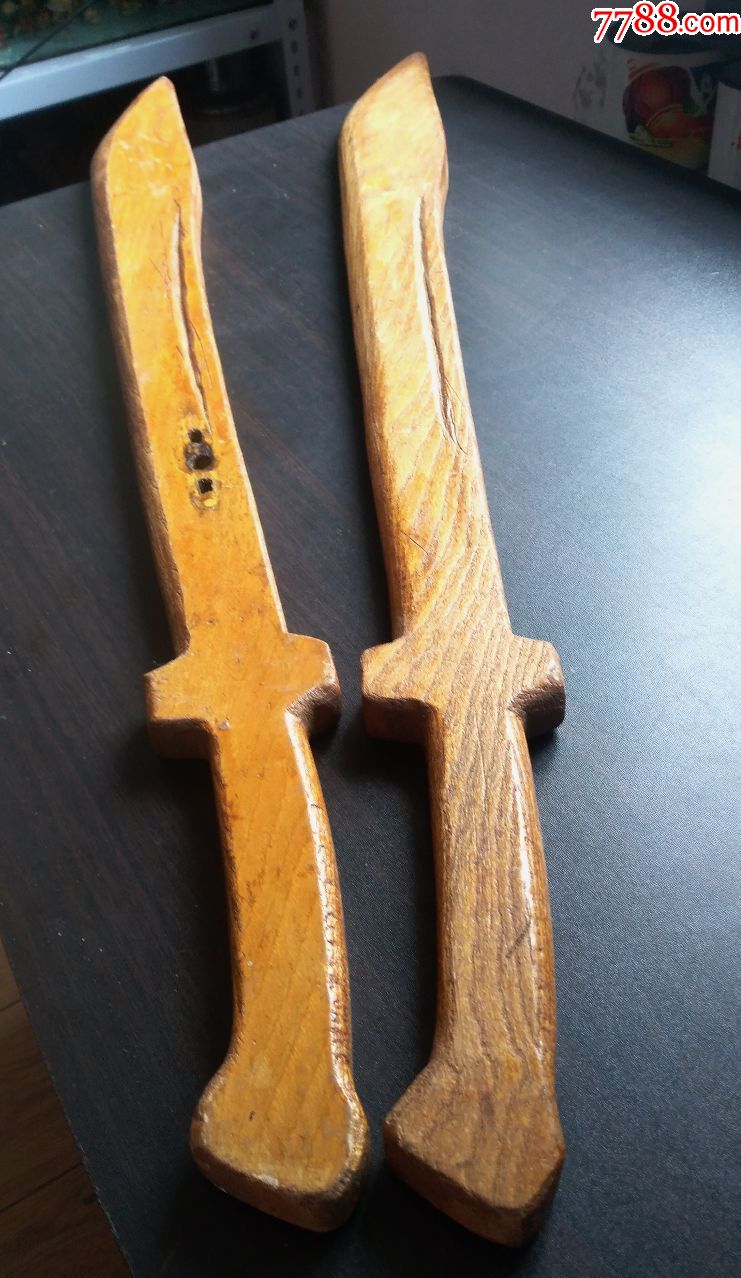 七十年代手工木质双刀玩具超长稀少点图可放大