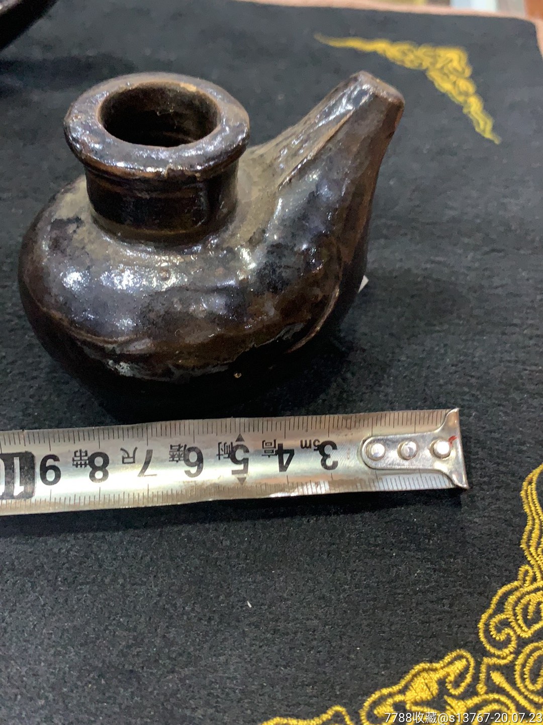 清代挂釉刻工芯油灯壶