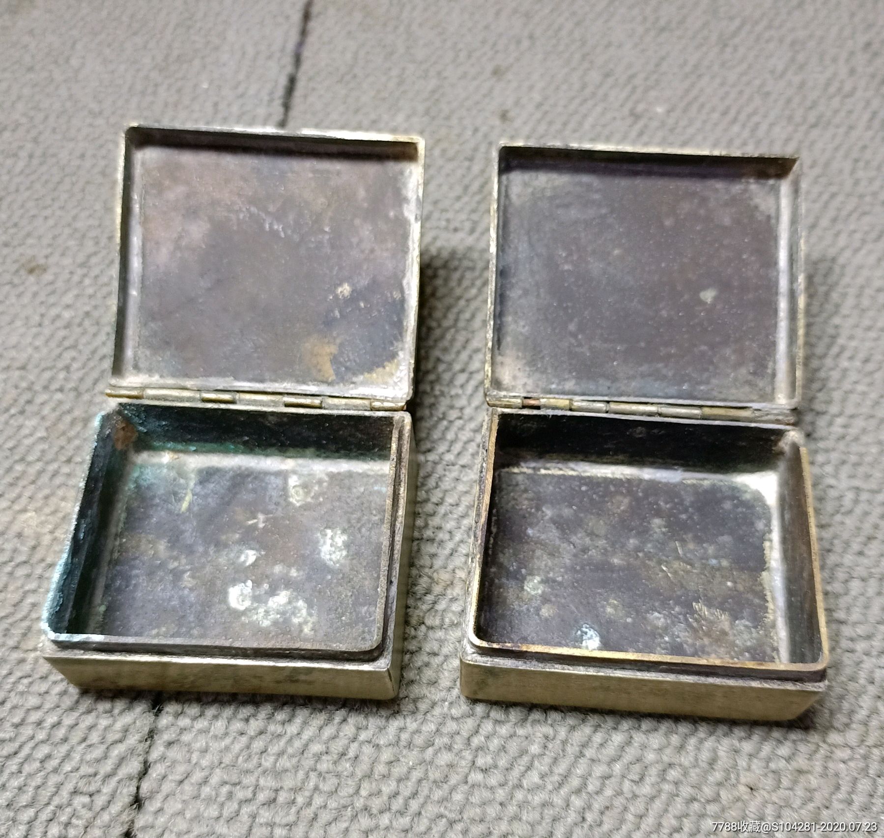 晚清民国铜烟膏盒一对全品!懂的来