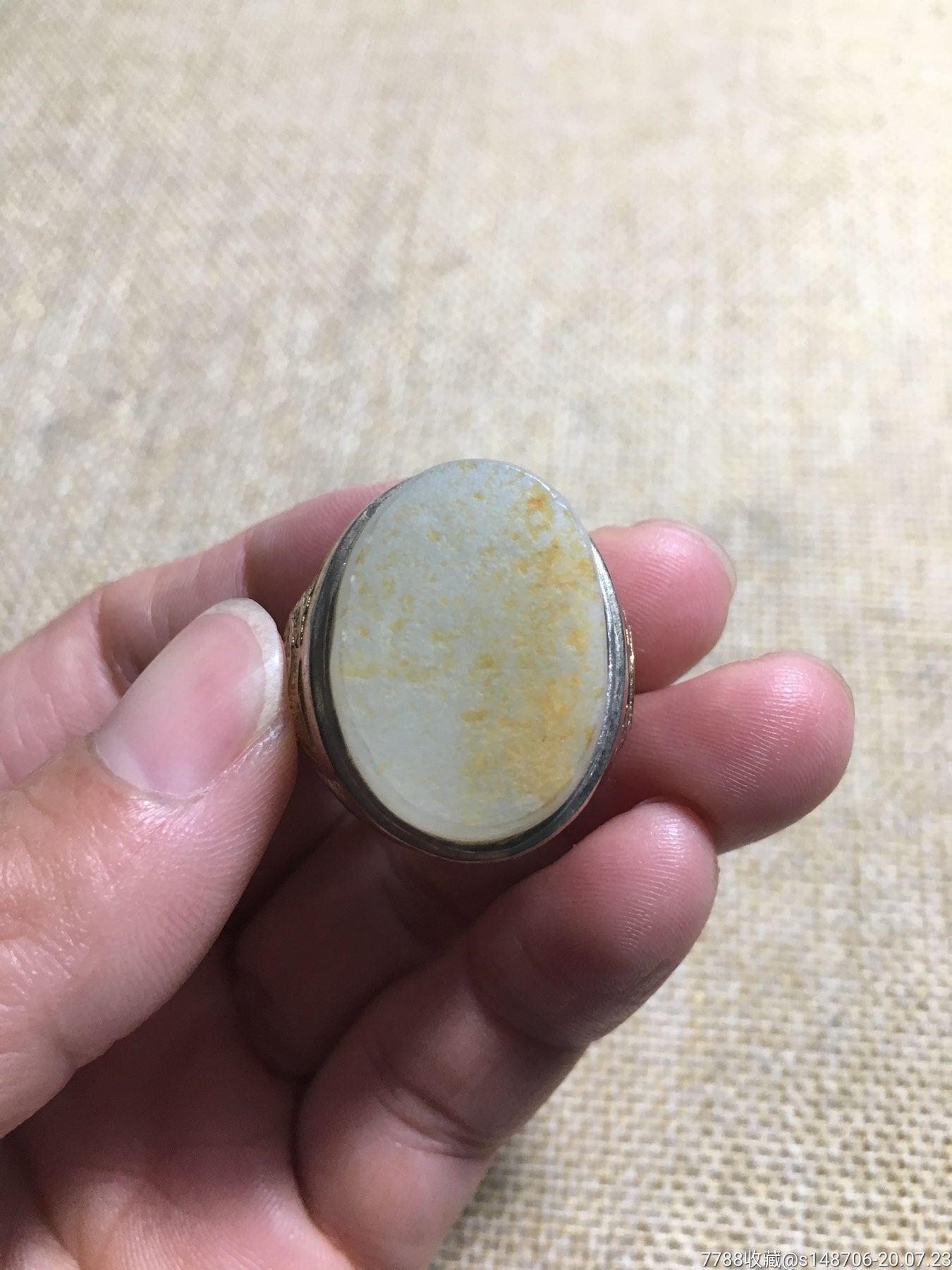 旧藏银托和田籽玉撒金皮男款戒指