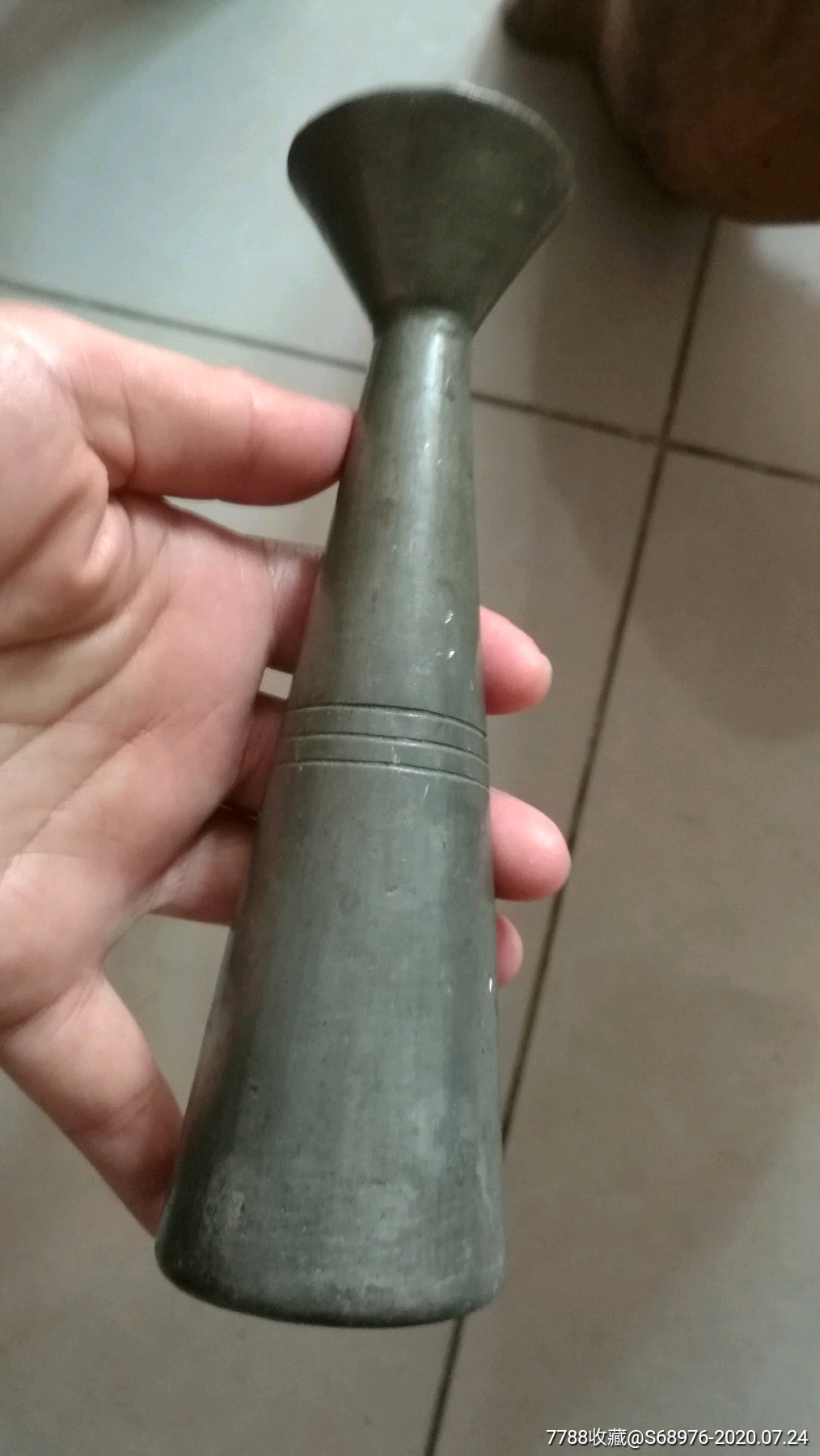 老锡壶,民国温酒锡制酒壶,底径4.8cm,高16.2cm,品如图,值得收藏