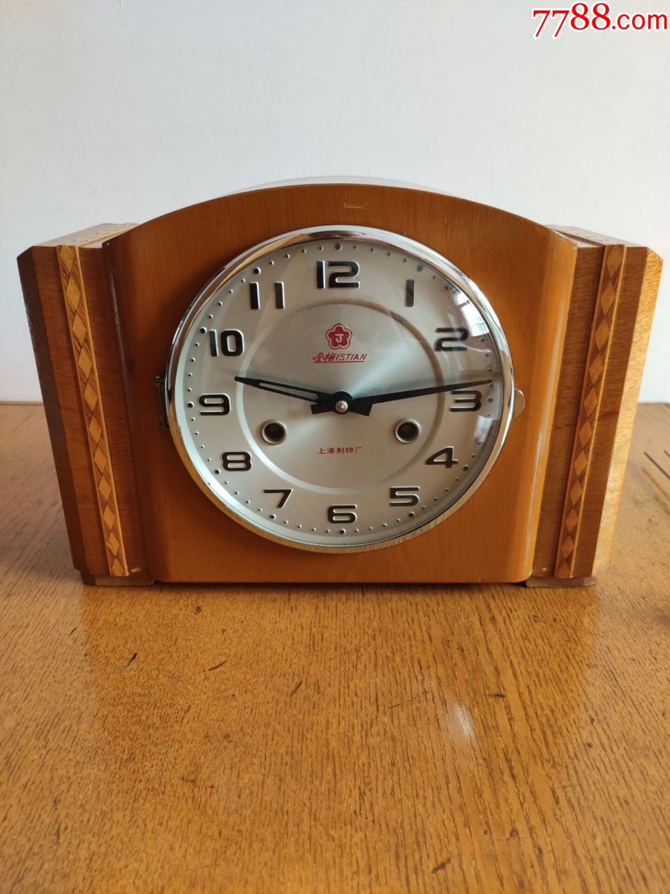 八十年代木壳钟表