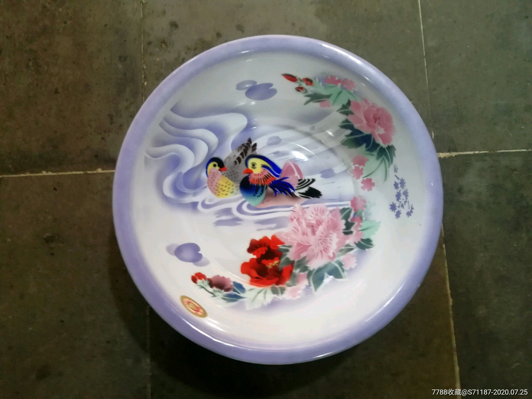 90年代春星牌鸳鸯搪瓷盆直经36厘米