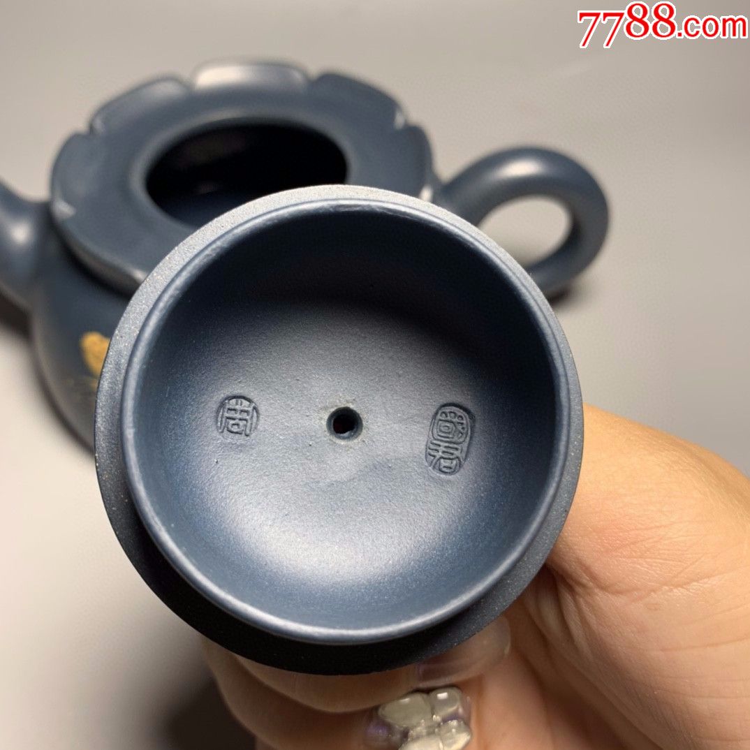 周国君制绿泥泥绘官帽壶